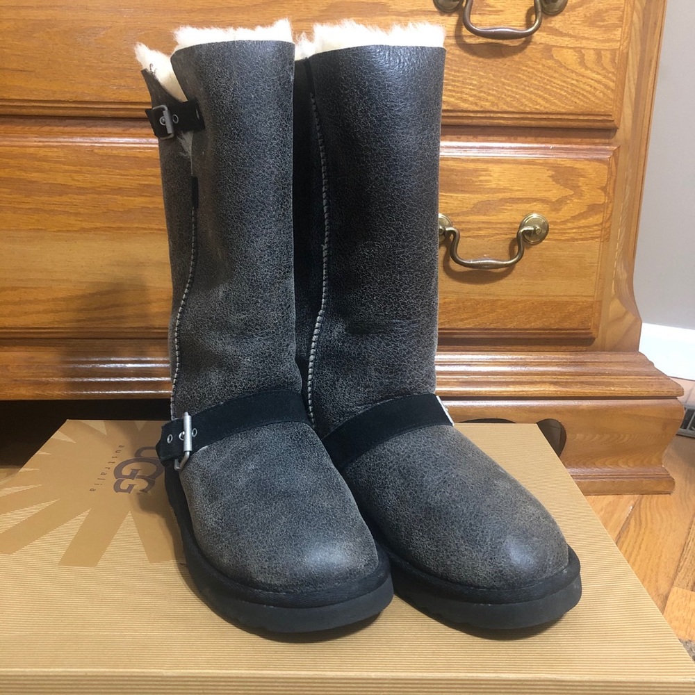UGG Classic Tall Dylyn Boots